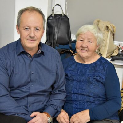 Gminny Ośrodek Kultury Sportu i Rekreacji w Świdnicy oraz Koło Gospodyń Wiejskich w Gogołowie w dniu 27.10.2022 po raz drugi już zaprosili na Wielkie Kiszenie Kapusty, które w połączeniu z przyśpiewkami, wyśmienitymi humorami, poczęstunkiem, ale także przygotowanymi przez uczestniczki i uczestników wyjątkowymi strojami, nawiązywało do pięknych i smacznych tradycji. Wydarzenie cieszy się dużymi zainteresowaniem, łączy i integruje pokolenia. Już dziś z niecierpliwością czekamy na kolejne jego edycje.