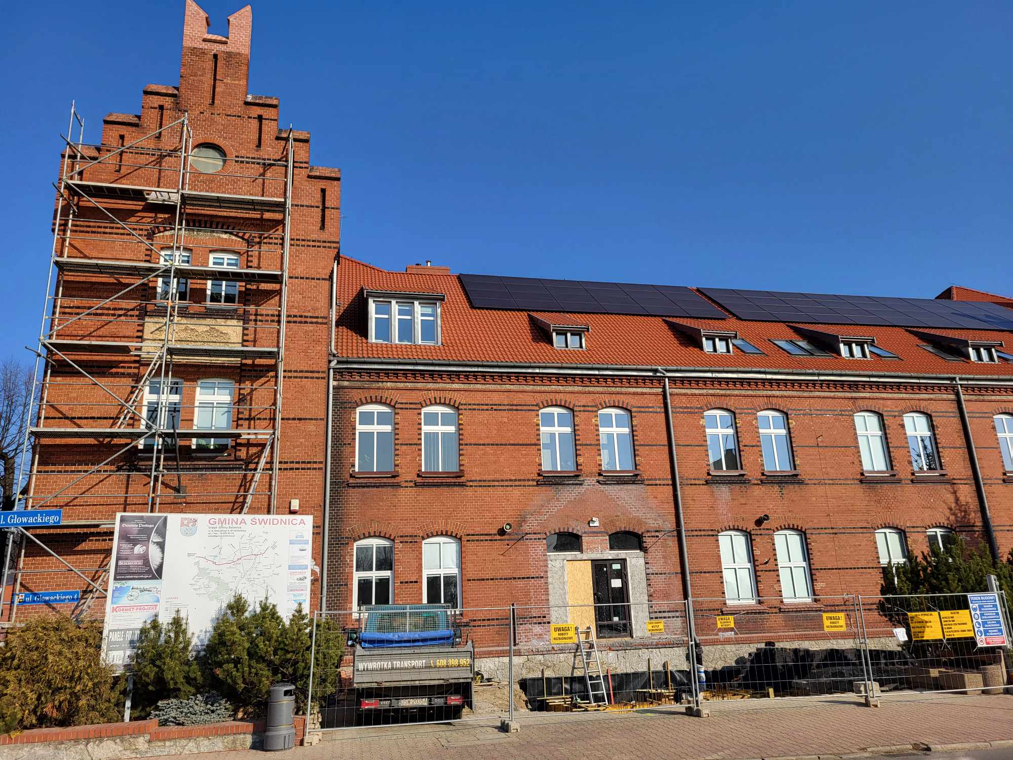 Remontowany budynek Urzędu Gminy