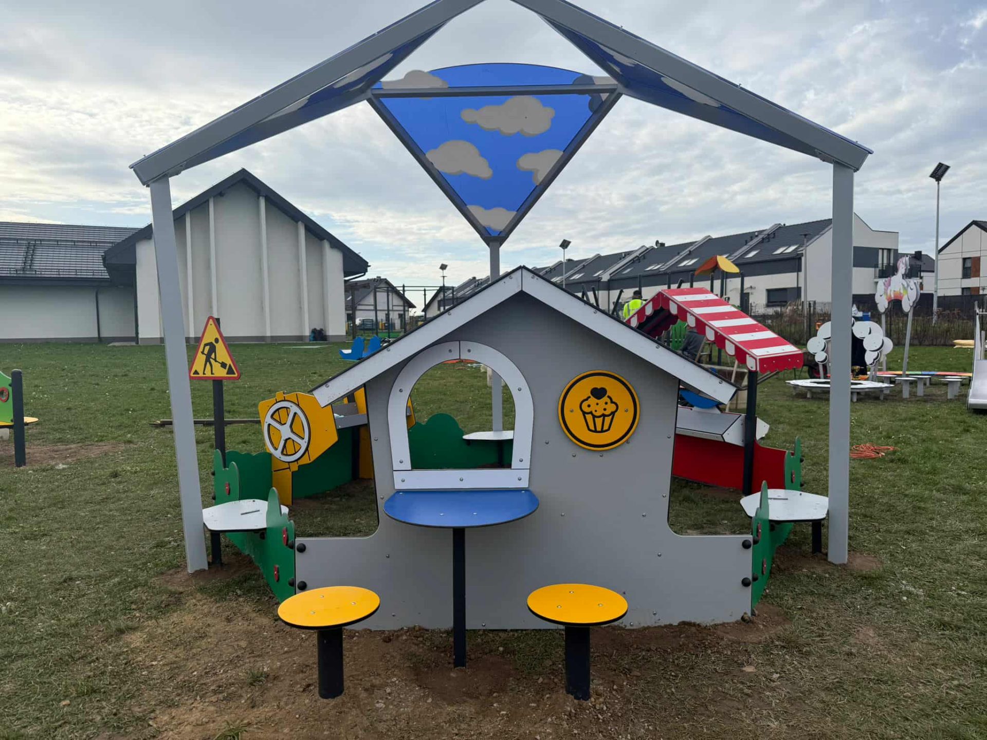 Wyposażenie nowego placu zabaw