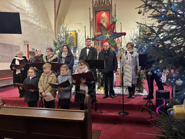 Kolędowanie w kościele św. Jadwigi w Mokrzeszowie