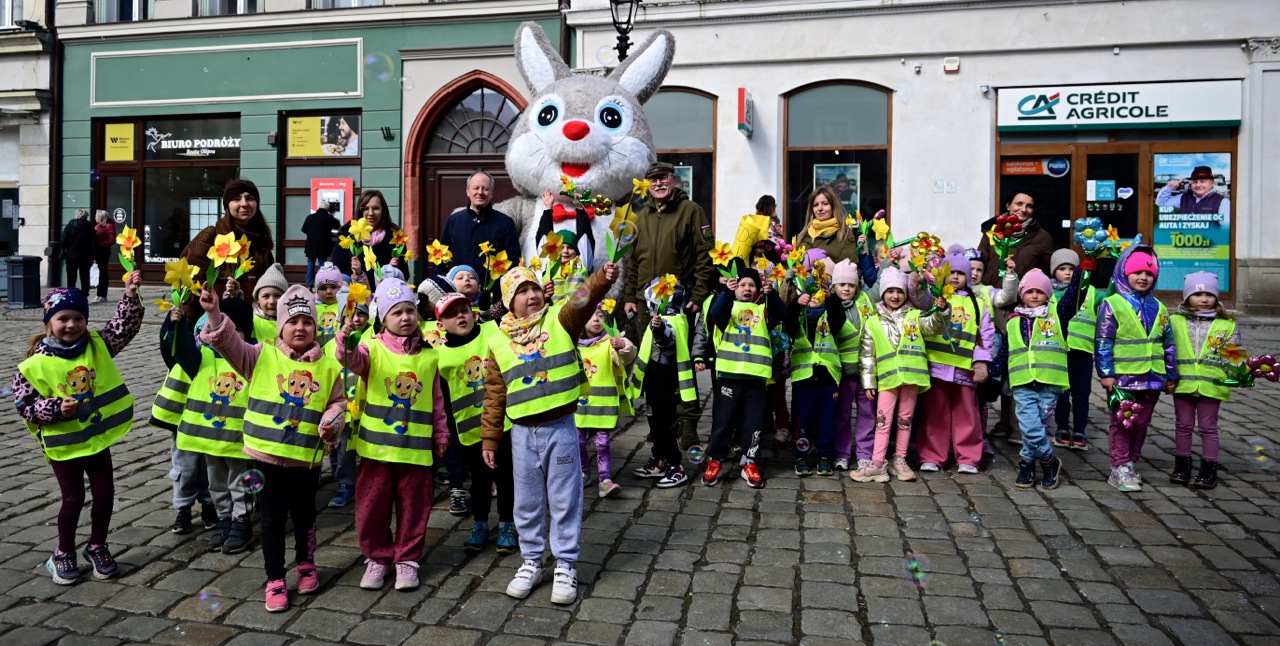 Uczestnicy żółtego marszu nadziei