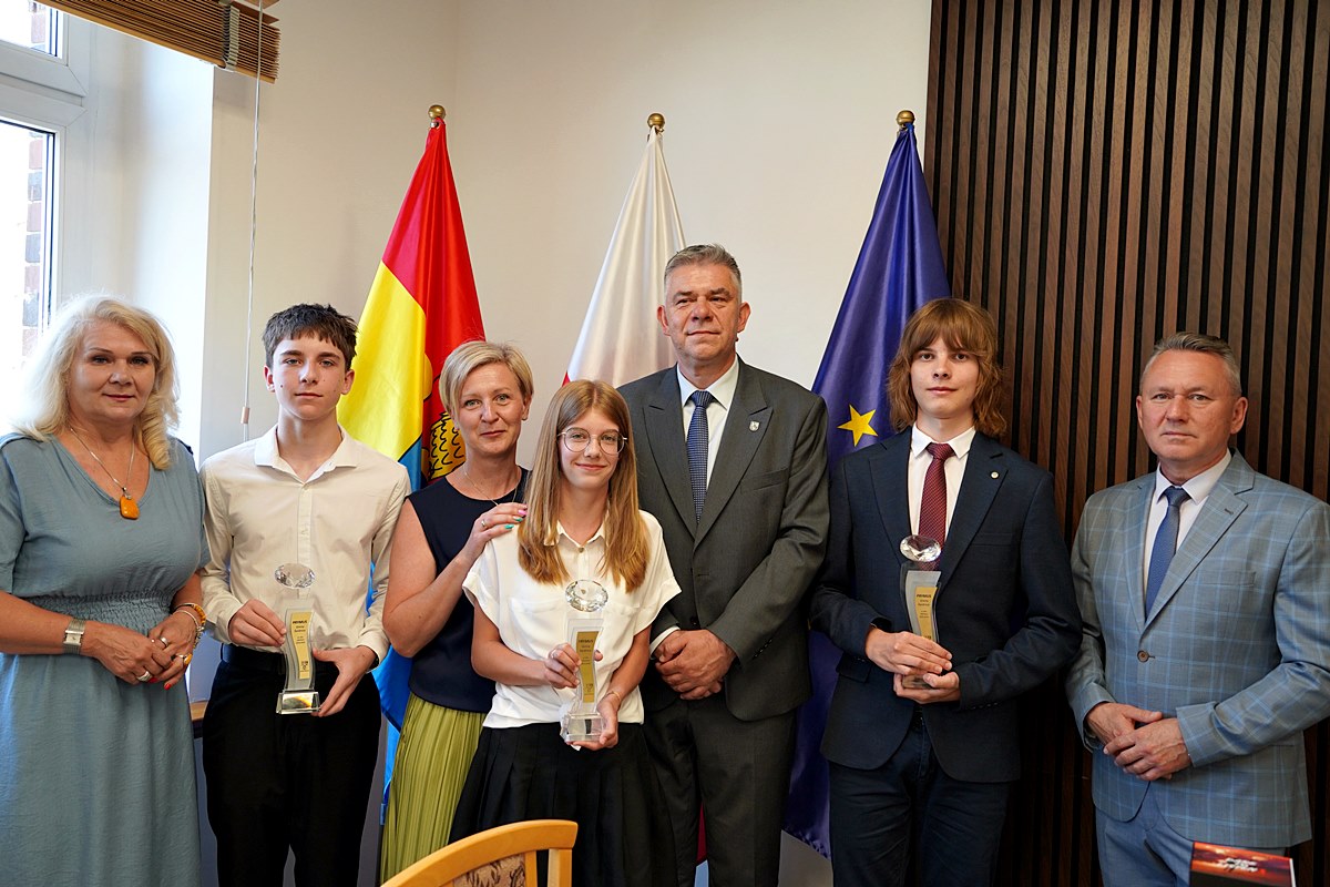 Prymusi gminy Świdnica wraz z kierownictwem urzędu i przewodniczącą Rady Gminy Świdnica