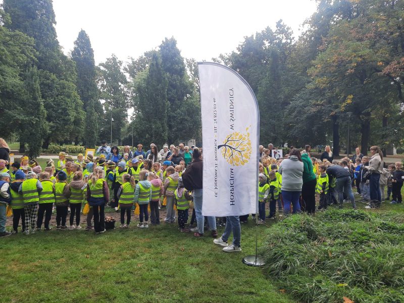 Uczestnicy żonkilowych pól nadziei