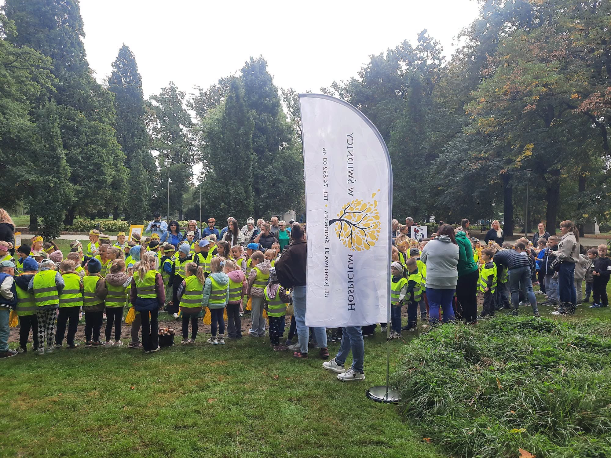 Uczestnicy żonkilowych pól nadziei