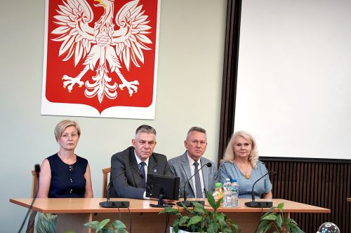 PRYMUSI OSOBOWOSCI 2026015