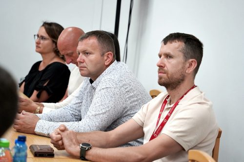 PRYMUSI OSOBOWOSCI 2026018