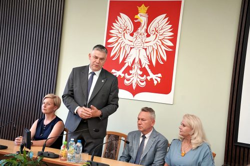 PRYMUSI OSOBOWOSCI 2026034