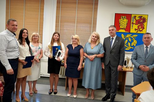 PRYMUSI OSOBOWOSCI 2026129