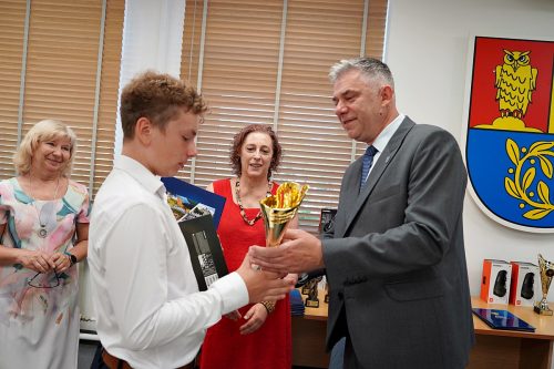 PRYMUSI OSOBOWOSCI 2026140