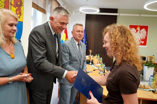 PRYMUSI OSOBOWOSCI 2026143
