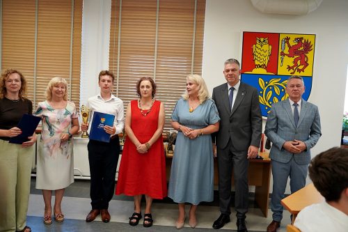 PRYMUSI OSOBOWOSCI 2026145