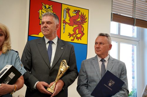 PRYMUSI OSOBOWOSCI 2026175