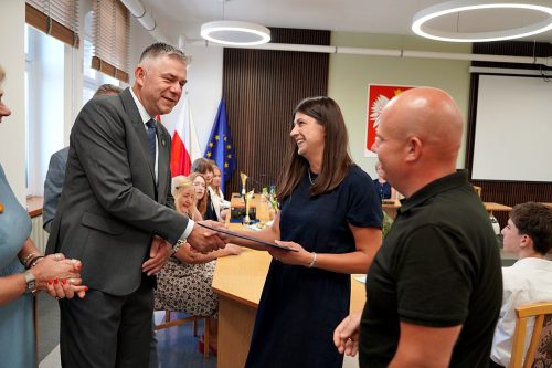 PRYMUSI OSOBOWOSCI 2026188