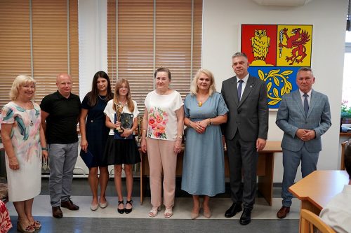 PRYMUSI OSOBOWOSCI 2026194