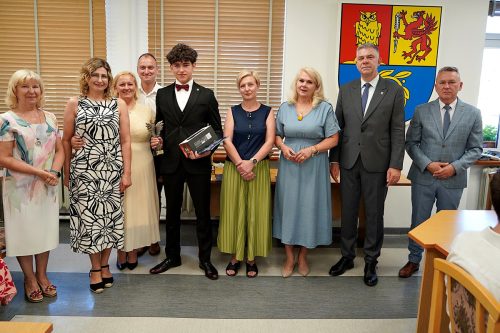 PRYMUSI OSOBOWOSCI 2026301
